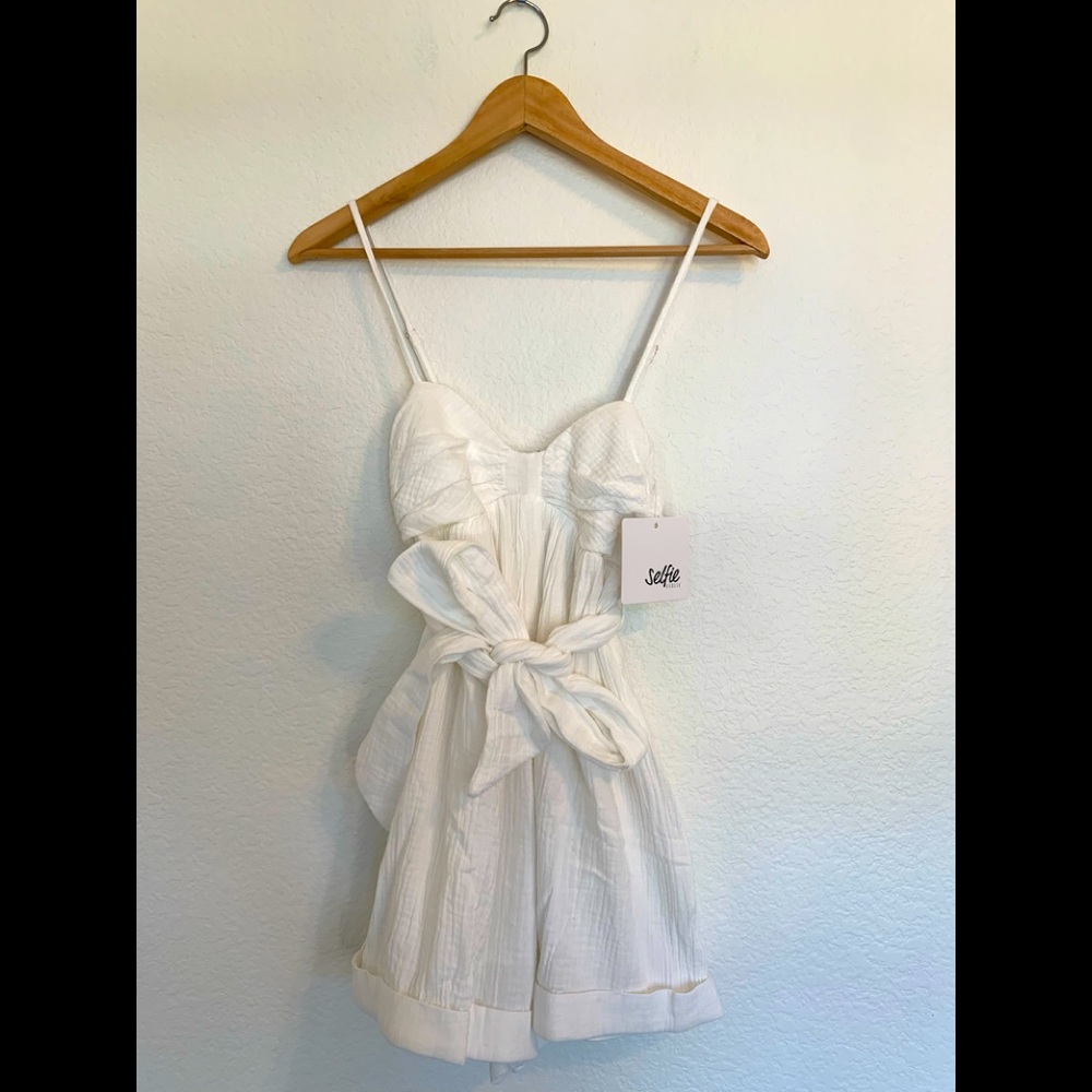 Selfie Leslie NWT white romper
